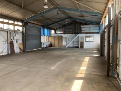 420sqm Warehouse with 2,000sqm Yard Property for Lease Penrose Auckland