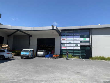 High Stud PIndustrial Property for Lease Penrose Auckland