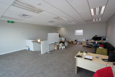 High Stud Unit for Lease Penrose Auckland
