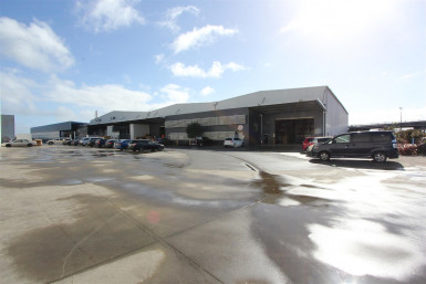 Modern High Stud Industrial Unit for Lease Otahuhu Auckland