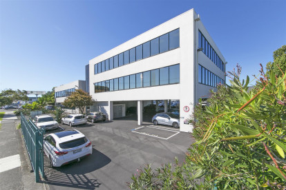 Offices with Carparking for Lease Penrose Auckland
