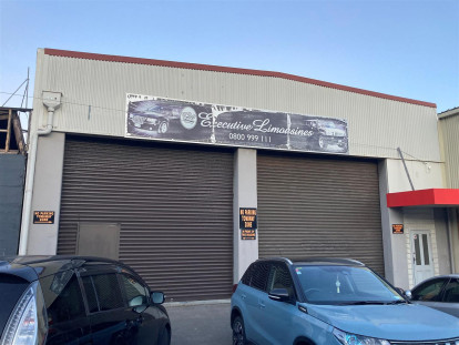 Industrial Warehouse for Lease Near the Petone Prescint